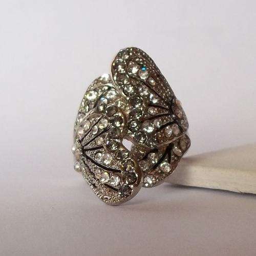 DON'T MISS THIS ONE.. UNIQUE DESIGN RING 9 -   MAKE A STATEMENT -  PLACE YOUR BID NOW