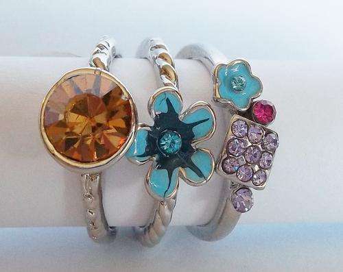 LOOK AT THIS!..... (8)FIRST TIME EVER ON WEDNESD SPECIAL--  DON'T MISS THIS ONE.. PLACE YOUR BID NOW