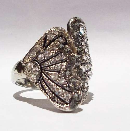 UNIQUE DESIGN RING 7 -   MAKE A STATEMENT - !!!!!