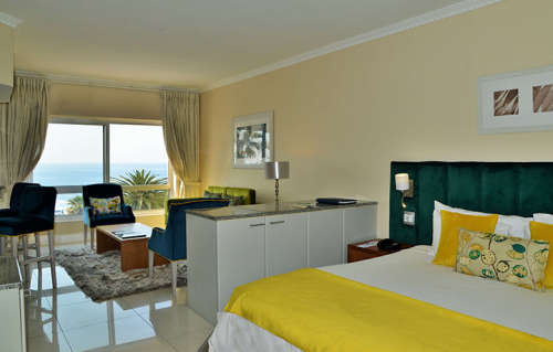 Mid week stay at The Peninsula Hotel from 22 to 26 July 2019