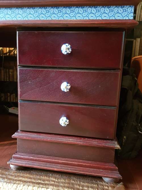 Solid Wood Wetherlys Desk - As New - Blue Strip Removable