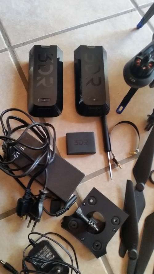 dr3 solo drone almost brand new only flown a few times