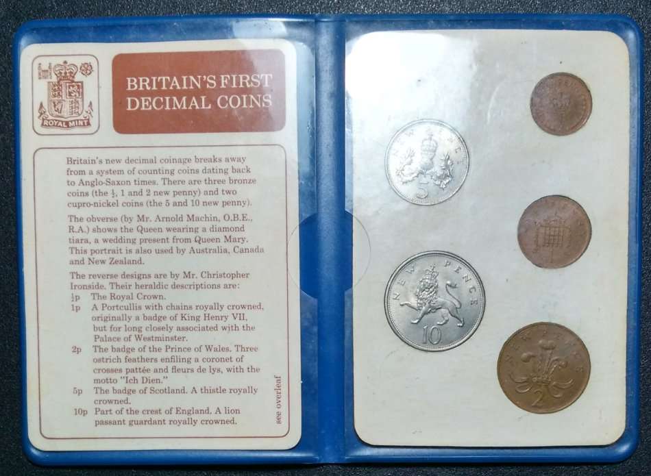 1968 BRITAINS FIRST DECIMAL COIN SET, 5 COINS 10p TO ½p, IN FOLDER OF ISSUE BU