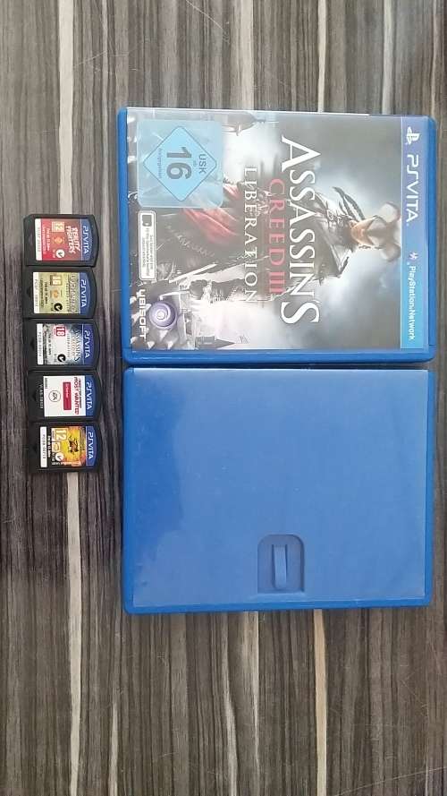 Ps Vita game bundle 6 games and memory card