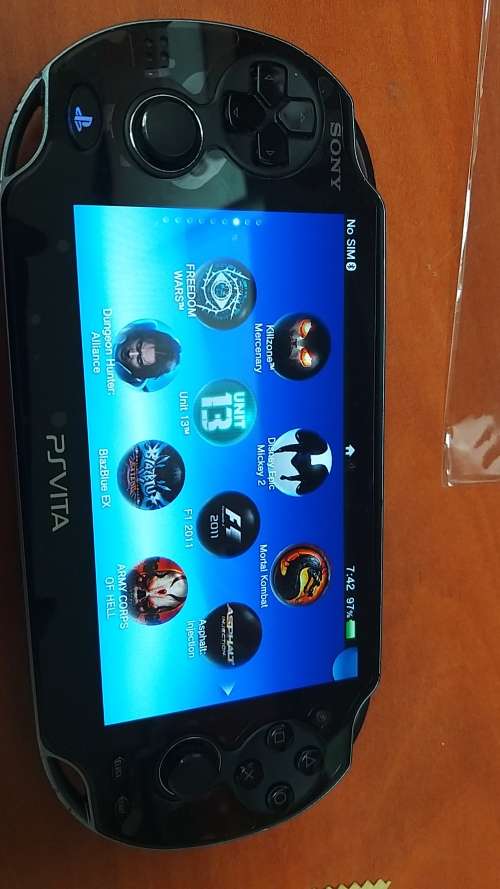Ps Vita Pch-1004 Henkaku 3.60 with 120 games loaded ***FREE SHIPPING***