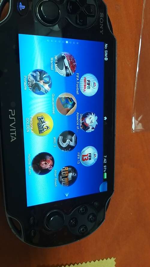 Ps Vita Pch-1004 Henkaku 3.60 with 120 games loaded ***FREE SHIPPING***