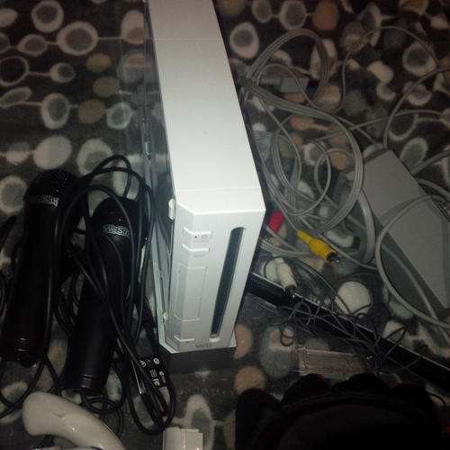 WII 1ST GENERATION WITH HEAPS OF EXTRAS