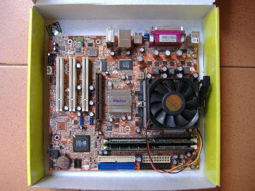 Winfast 760GXK8MC-S Motherboard/ AMD Sempron 3000 CPU/ 1Gb RAM/ Inno3D FX5200/256MB Graphics