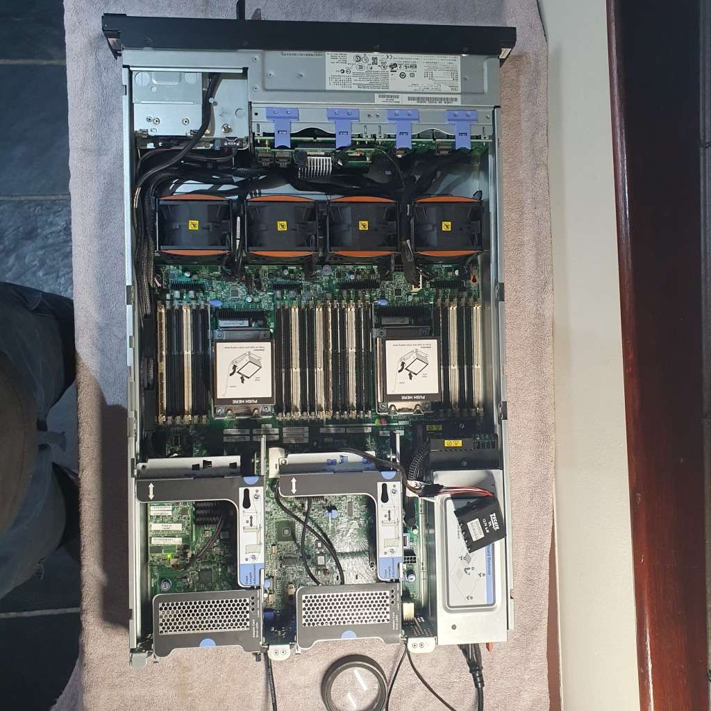 IBM Servers x3650 x3550 + HP ML110 G7
