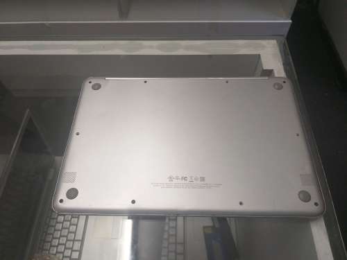 Samsung NP900x3N** Core i5 **8gramNO SSD** NO CHARGER** MOTHERBOARD** ON BUT NO DISPLAY