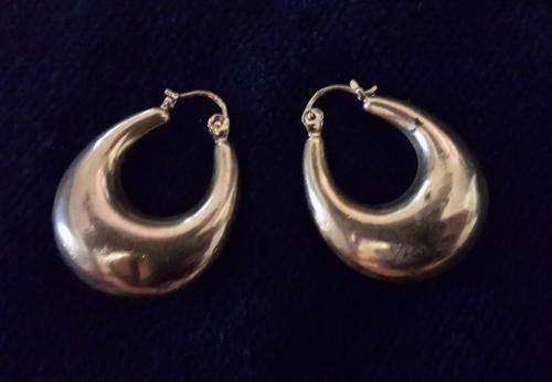 Stylish Gold Earrings