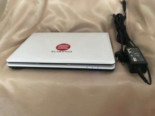 GIGABYTE NETBOOK - MODEL M1022