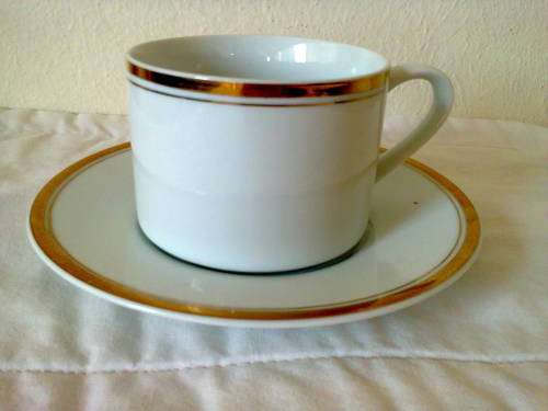 GLOBAL DESIGNS 22 CT ROYAL GOLD  CUPS AND SAURCES 12 PIECES