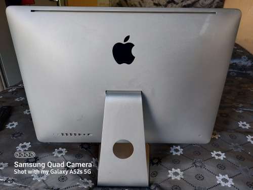 iMac (21.5-inch, Late 2009)