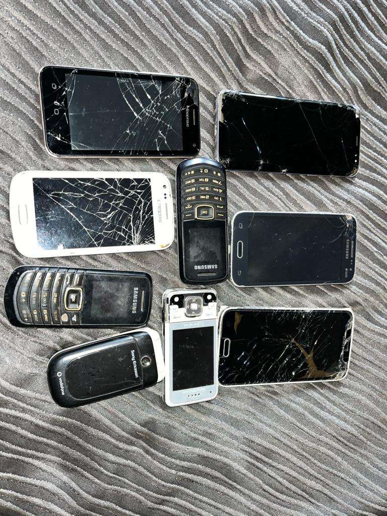 Box Load Cellphone and Tablets