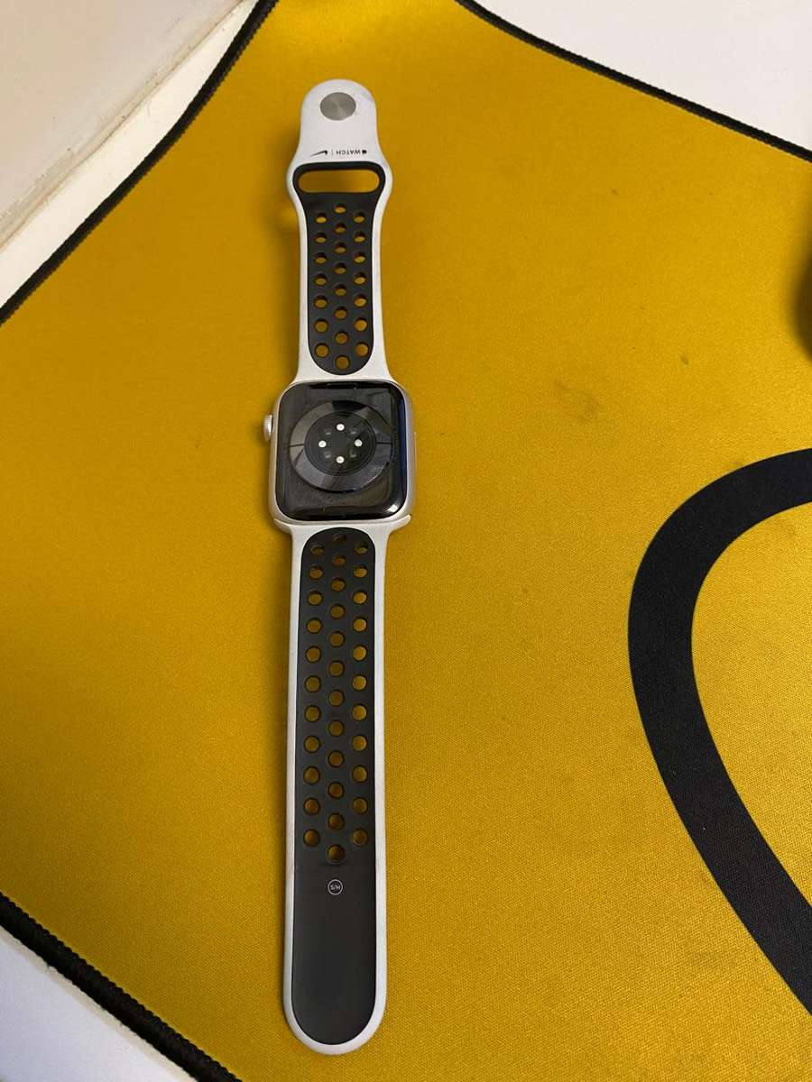 Apple Watch Nike Series 7 GPS 45mm Starlight Alum C with PP Black Nike SB