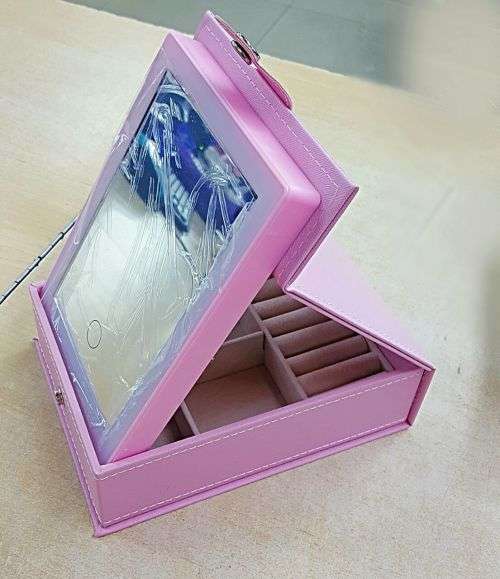 PORTABLE COSMETIC MIRROR WITH RECHARGEABLE LED LIT BORDER AND JEWELRY STORAGE BOX* pink