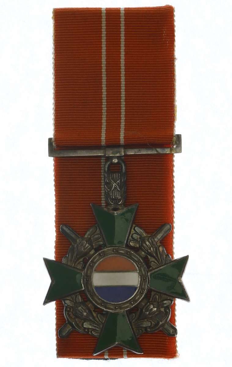 Honoris Crux Decoration Silver - Numbered, SA Mint Marks and voided centre EF
