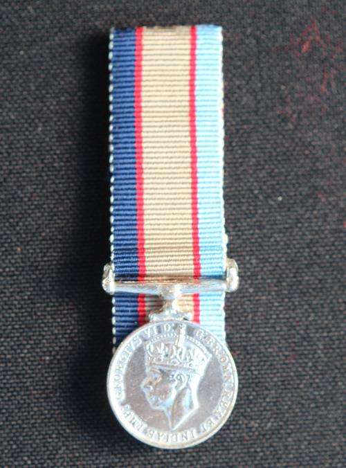 Cast copy miniature Australia Service Medal 1939 - 45 EF