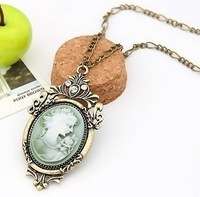 VINTAGE CARVED HEAD PORTRAIT DREAM LONG NECKLACE