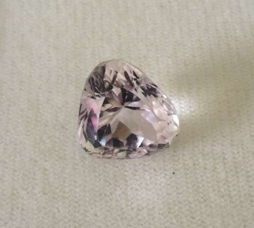 Magnificent 9.7 ct Trillion cut Heart Shape Kunzite