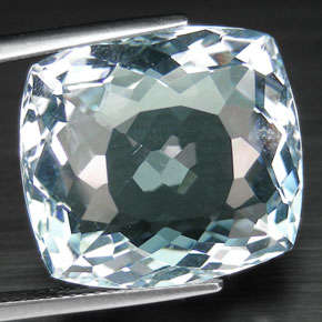NATURAL 5.2 ct SPARKLING LIGHT BLUE CUSHION CUT  AQUAMARINE
