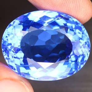 30.32  ct STUNNING OVAL CUT CORNFLOWER BLUE QUARTZ GEMSTONE