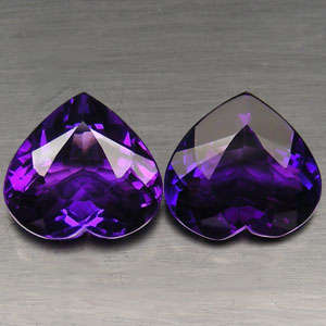 SPECTACULAR **COLOUR CHANGE** 33.33 ct  PURPLE AMETHYST HEART SHAPE