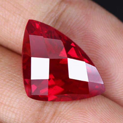 11.08 ct OUTSTANDING TOP BLOOD RED TRILLION-CHECKERBOARD CUT TOPAZ Gemstone