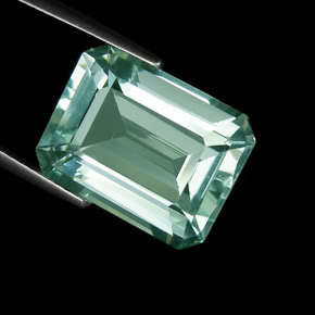 BEAUTIFUL 10.7 ct EMERALD CUT GREENISH AQUAMARINE Gemstone
