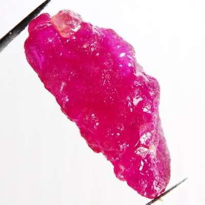 11.65 ct RICH RED NATURAL RUBY ROUGH SPECIMEN