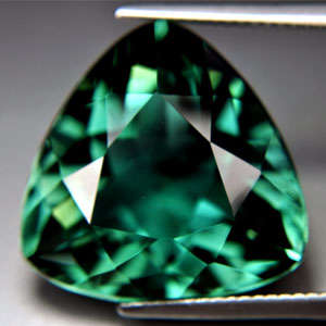HUGE 26.78 ct SPECTACULAR TOP GREEN TRILLIANT CUT AMETHYST - Prasiolite Gemstone