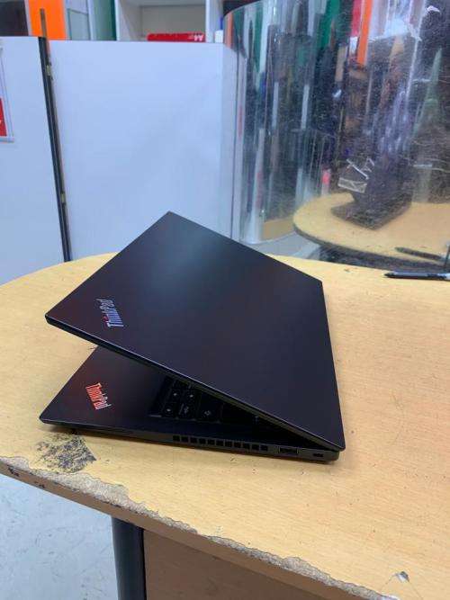 Lenovo Thinkpad T490s , Core i7 - 8565U , 256Gb SSD, 8Gb Ram