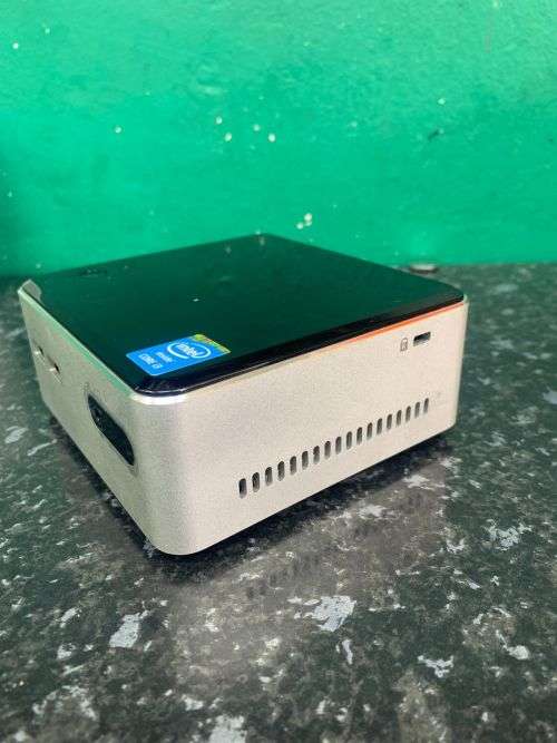 NUC Mini PC  intel  Core i3-4010U - D34010WYKH