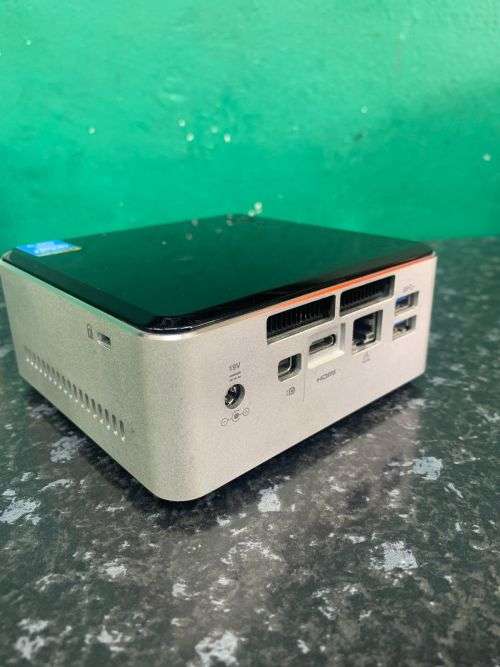 NUC Mini PC  intel  Core i3-4010U - D34010WYKH