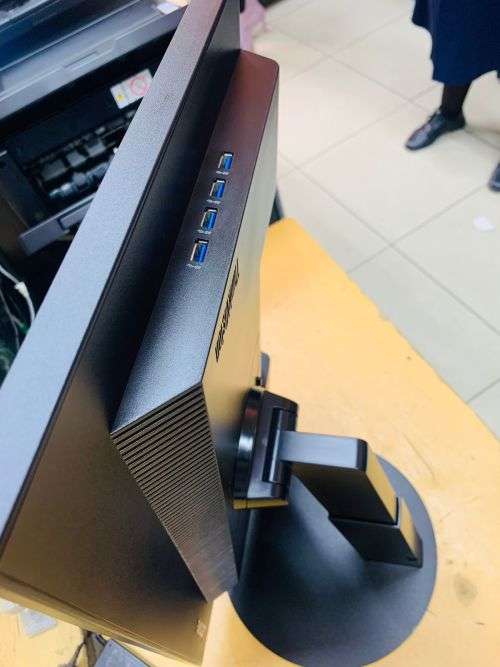 Lenovo ThinkVision T23i-30 23` Monitor (Edgeless Monitor)