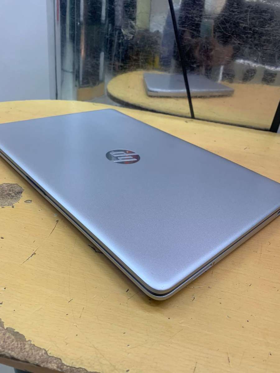 HP Laptop 15-dw3027ni 11th Gen Intel Tiger Lake Core i5-1135G7 up to 4.2GHz Processor, 1Tb HDD, 8Gb