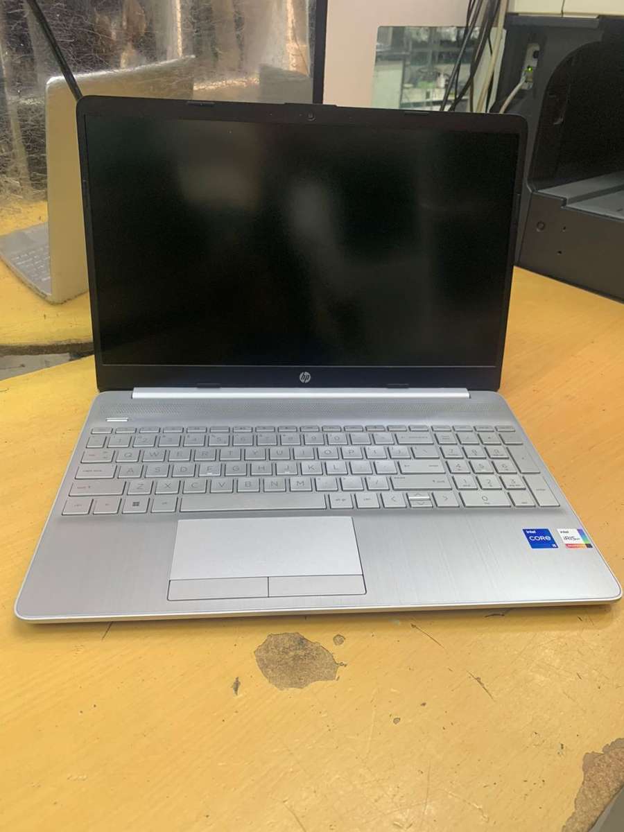 HP Laptop 15-dw3027ni 11th Gen Intel Tiger Lake Core i5-1135G7 up to 4.2GHz Processor, 1Tb HDD, 8Gb