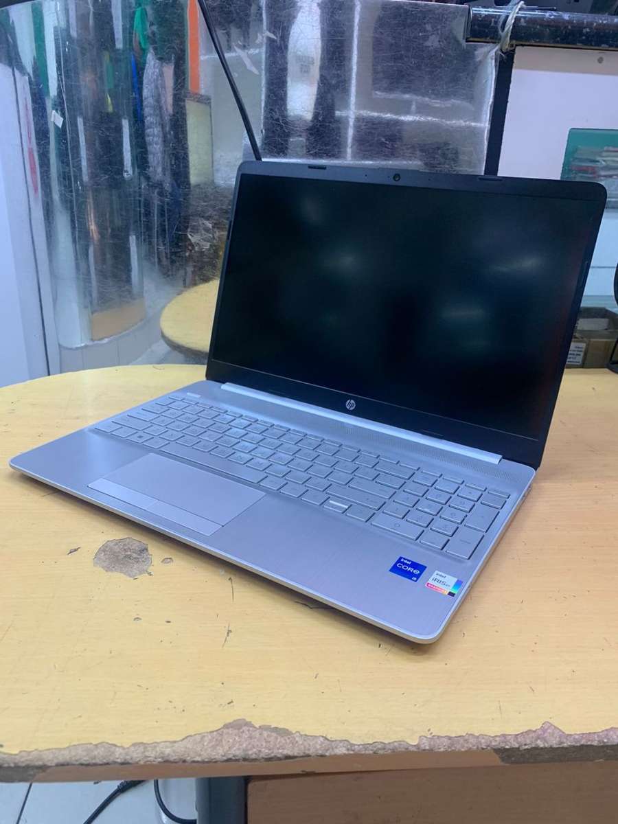 HP Laptop 15-dw3027ni 11th Gen Intel Tiger Lake Core i5-1135G7 up to 4.2GHz Processor, 1Tb HDD, 8Gb