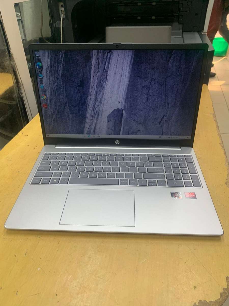 HP 15 AMD® Ryzen 7 7730U ,16GB RAM ,512GB SSD, 8Gb AMD Ryzen 7 Graphics