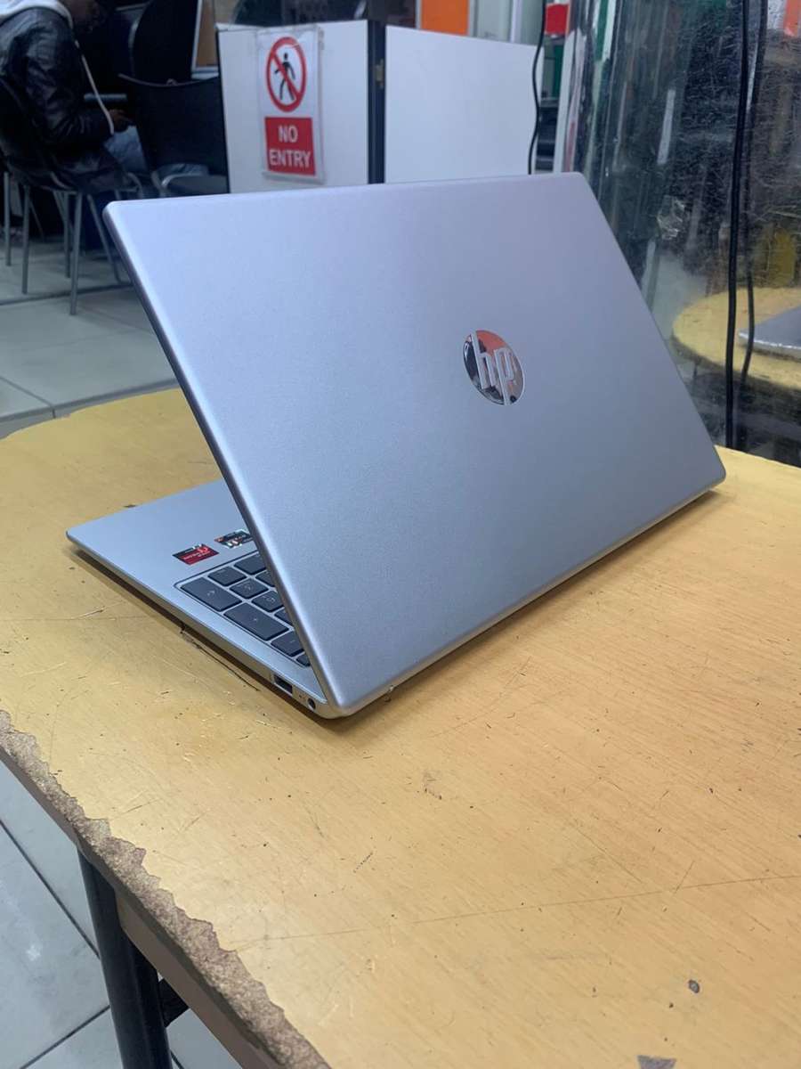 HP 15 AMD® Ryzen 7 7730U ,16GB RAM ,512GB SSD, 8Gb AMD Ryzen 7 Graphics