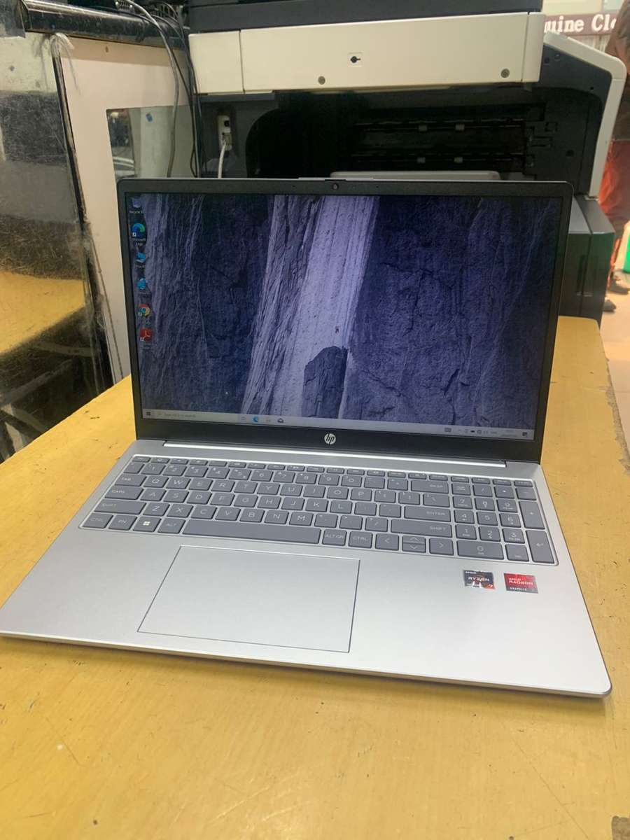 HP 15 AMD® Ryzen 7 7730U ,16GB RAM ,512GB SSD, 8Gb AMD Ryzen 7 Graphics