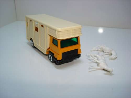 MATCHBOX HORSEBOX