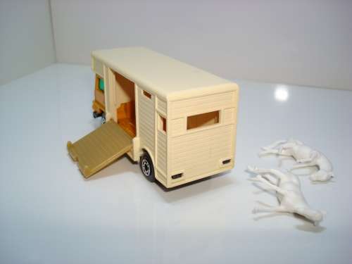 MATCHBOX HORSEBOX