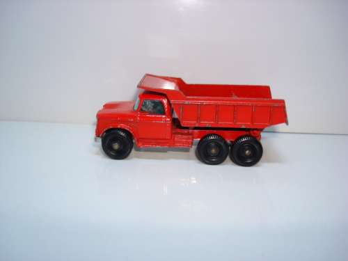 MATCHBOX DUMPER TRUCK