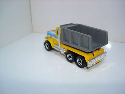 MATCHBOX PETERBILT