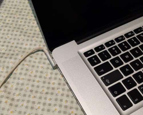 MacBook Pro Mid 2012, 15``, i7 2.6GHz, 8GB RAM, 1TB HDD, 512MB Intel 4000 Graphics