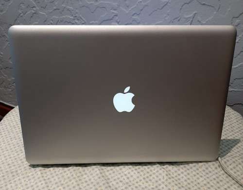 MacBook Pro Mid 2012, 15``, i7 2.6GHz, 8GB RAM, 1TB HDD, 512MB Intel 4000 Graphics