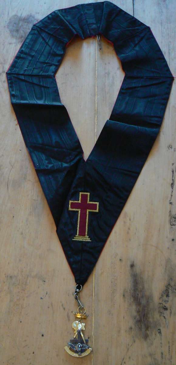 Freemason 18th Degree Rose Croix 2-sided apron, collar and jewel - looks unused