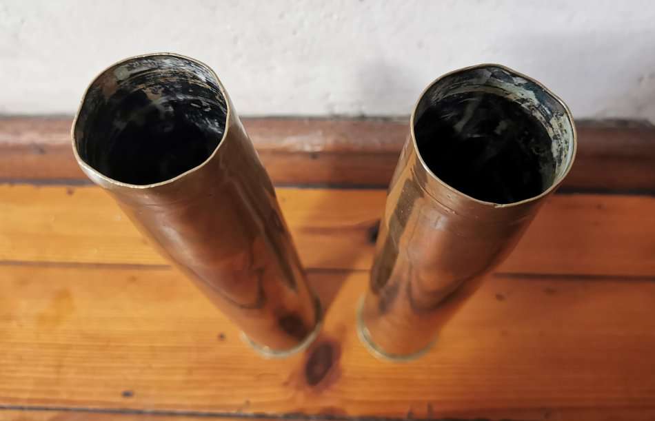 Pair of 40mm Mk4 British Bofors anti-aircraft gun shells 1952